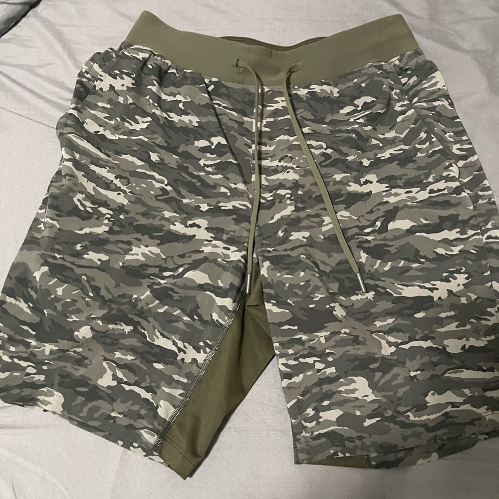 Lulu Lemon Shorts size medium (good condition)